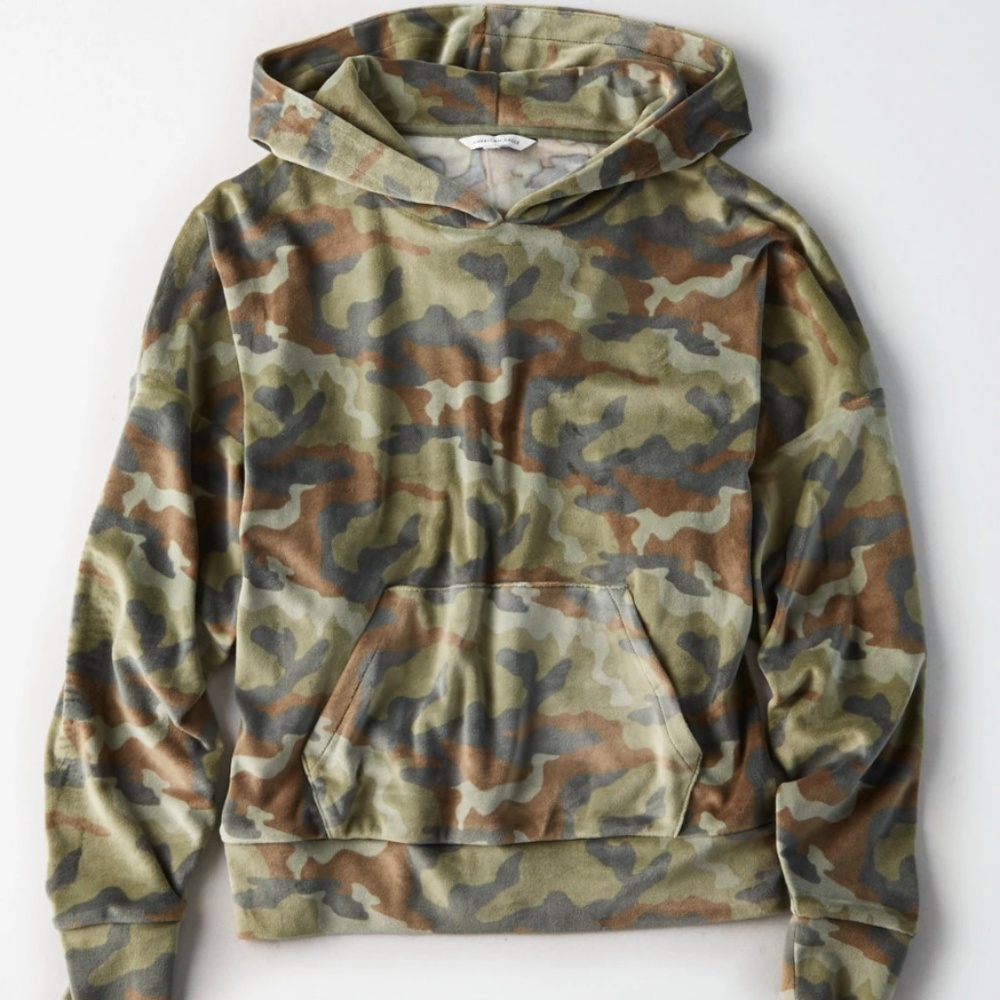 ✨2/$30✨ AE Cozy Ever After Camo Hoodie | Size M